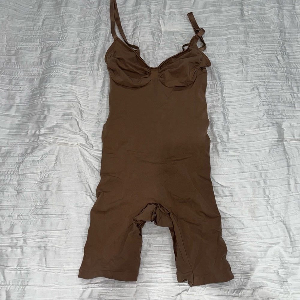 SKIMS Low Back Mid Thigh Shapewear Bodysuit